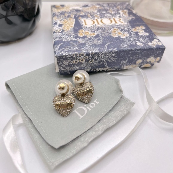 CHRISTIAN DIOR Crystal Heart Stud Earrings - Picture 1 of 7